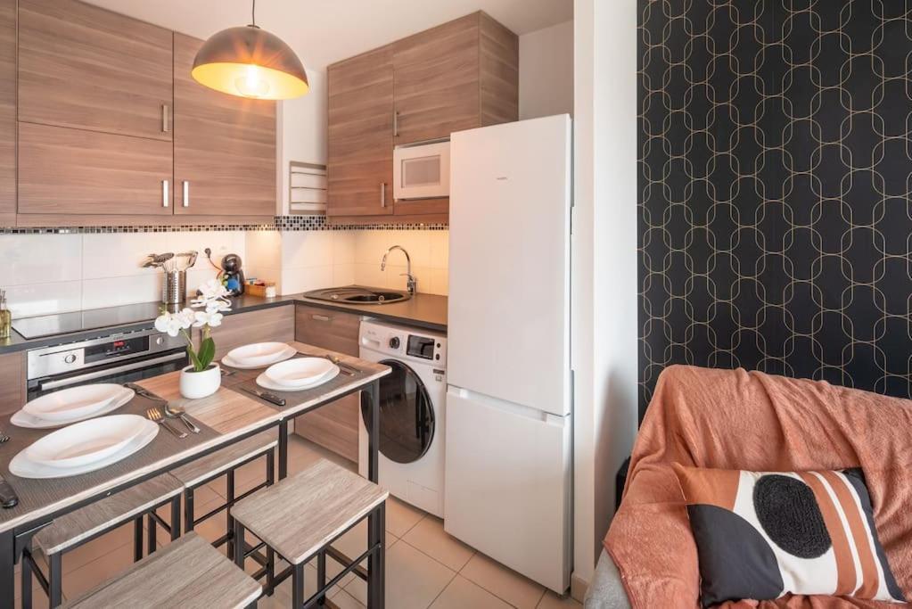 Апартаменты L'Excellence-8Min Aeroport-Terrasse-Parking Prive Линголшем Экстерьер фото